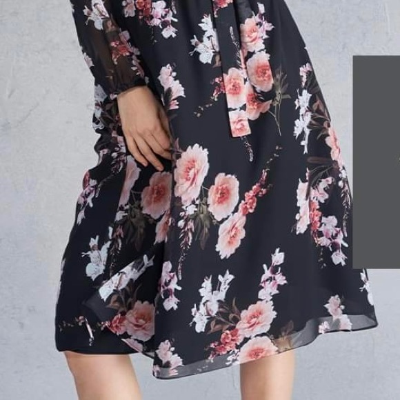 Jacqui E Dresses Jacqui E Floral Print Midi Dress With Shirred